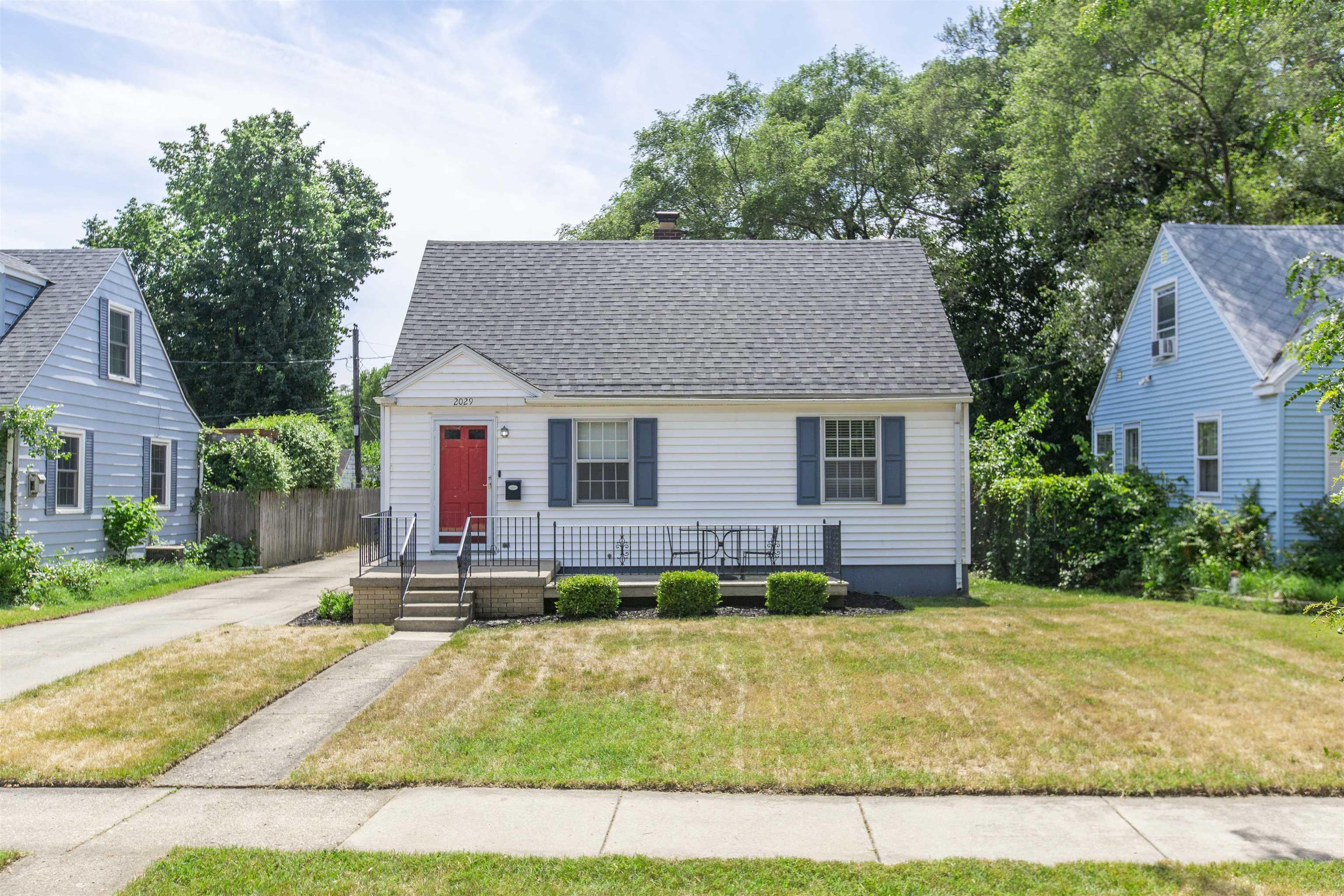 2029 Riverside Drive South Bend, IN 46616 - Photo 1 of 23 Gallery Image 1