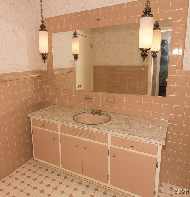 3465 Bittersweet Road Center Valley, PA 18034 - Photo 25 of 35 Gallery Image 25