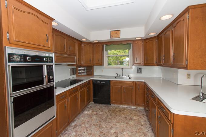 3465 Bittersweet Road Center Valley, PA 18034 - Photo 6 of 35 Gallery Image 6