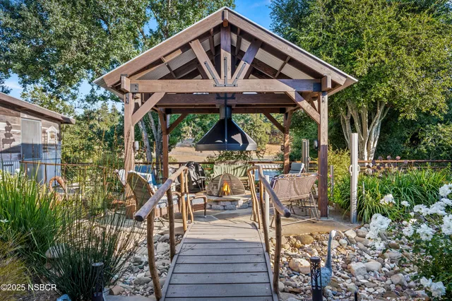 $2,850,000 | 2550 Elk Grove Road, Solvang, CA 93463
