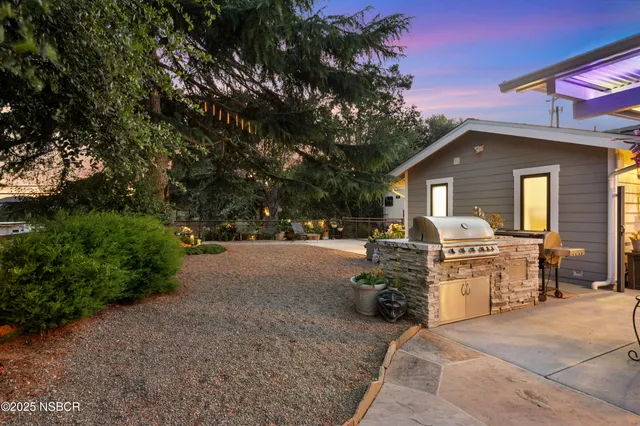 $2,850,000 | 2550 Elk Grove Road, Solvang, CA 93463