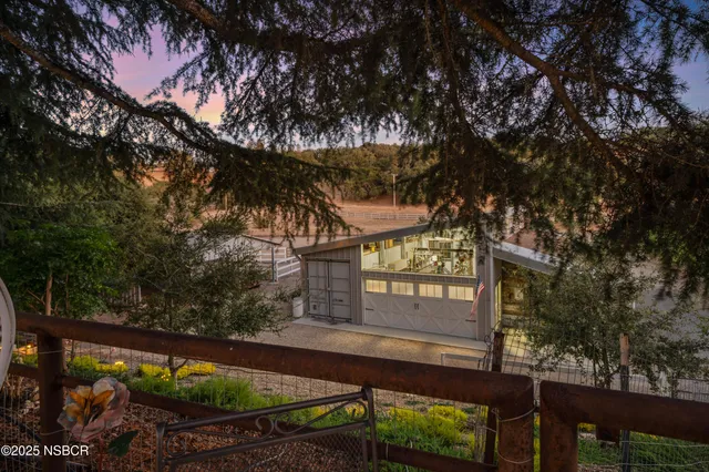 $2,850,000 | 2550 Elk Grove Road, Solvang, CA 93463