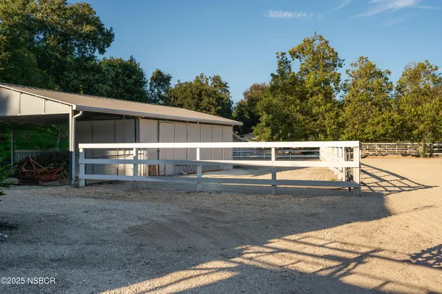 $2,850,000 | 2550 Elk Grove Road, Solvang, CA 93463