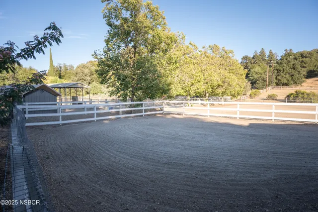 $2,850,000 | 2550 Elk Grove Road, Solvang, CA 93463