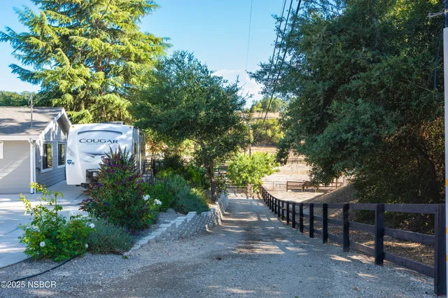 $2,850,000 | 2550 Elk Grove Road, Solvang, CA 93463