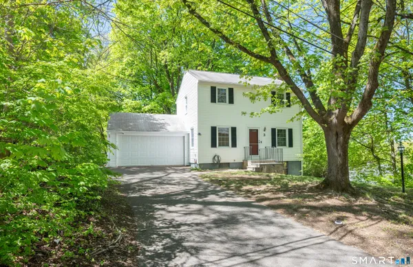 $469,900 | 3 Mountain Road, Danbury, CT 06810