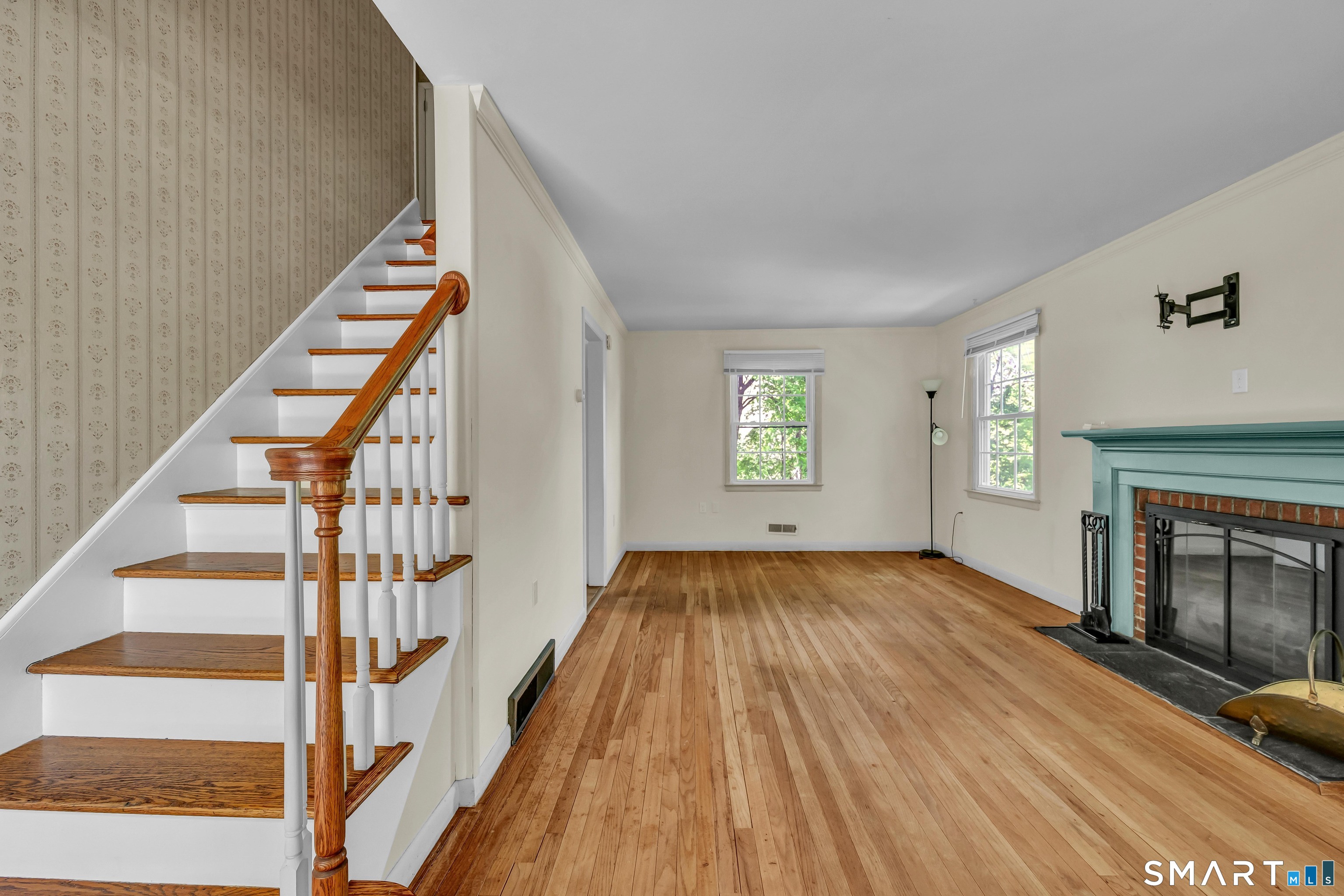 3 Mountain Road Danbury, CT 06810 - Photo 5 of 34