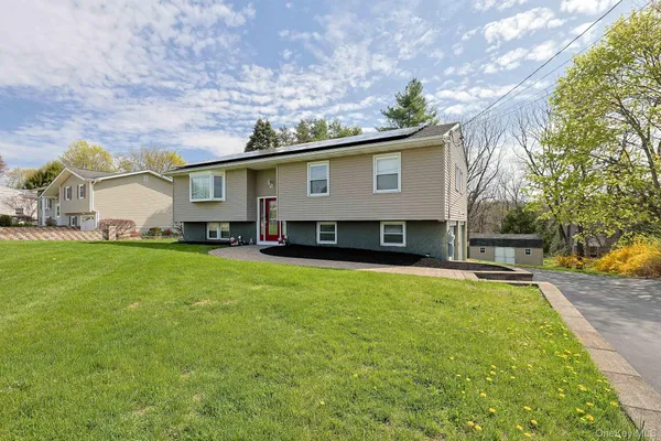 $400,000 | 4 North Drive, Poughkeepsie, NY 12603