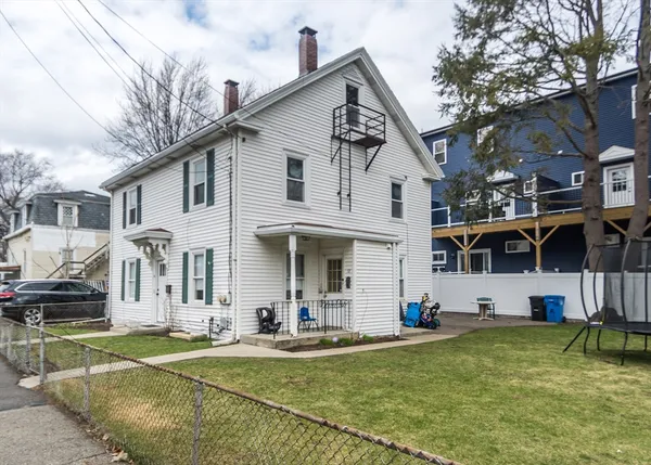 $4,500 | 10 Foundry Avenue, Unit 10, Waltham, MA 02453