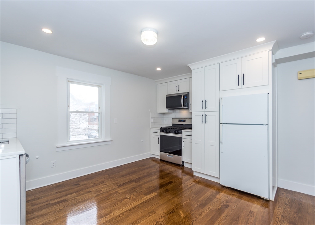 10 Foundry Avenue, Unit 10 Waltham, MA 02453 - Photo 4 of 17