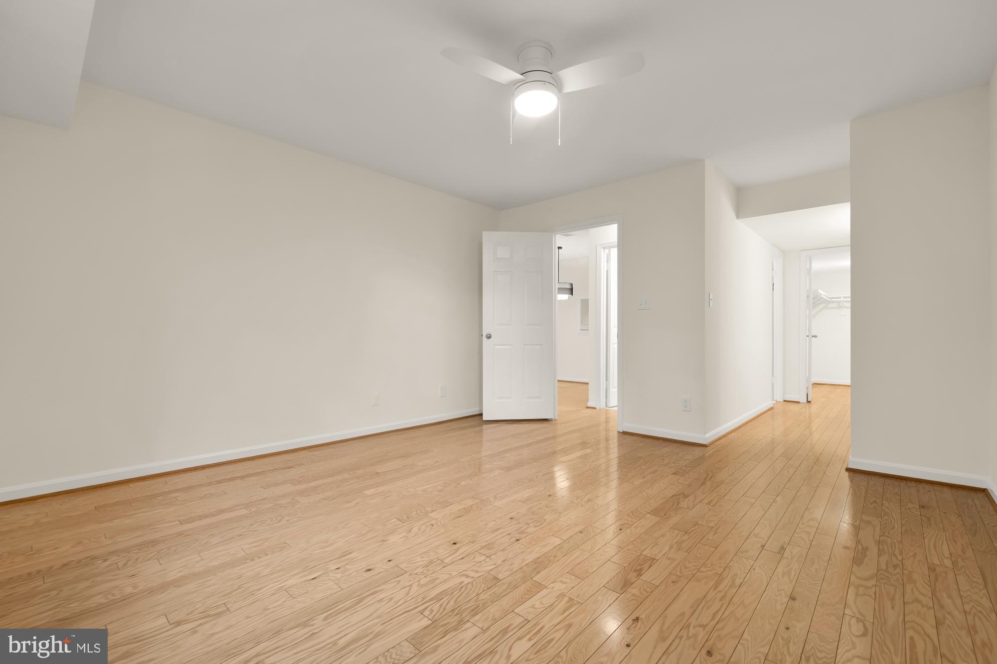 5932 Cove Landing Road, Unit 101 Burke, VA 22015 - Photo 23 of 45 spacious bedroom