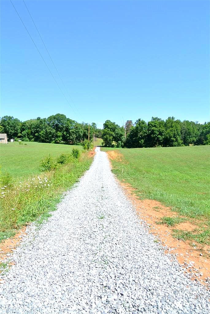 4044 Light Pink Road Louisville, TN 37777 - Photo 2 of 40 Long Private Driveway