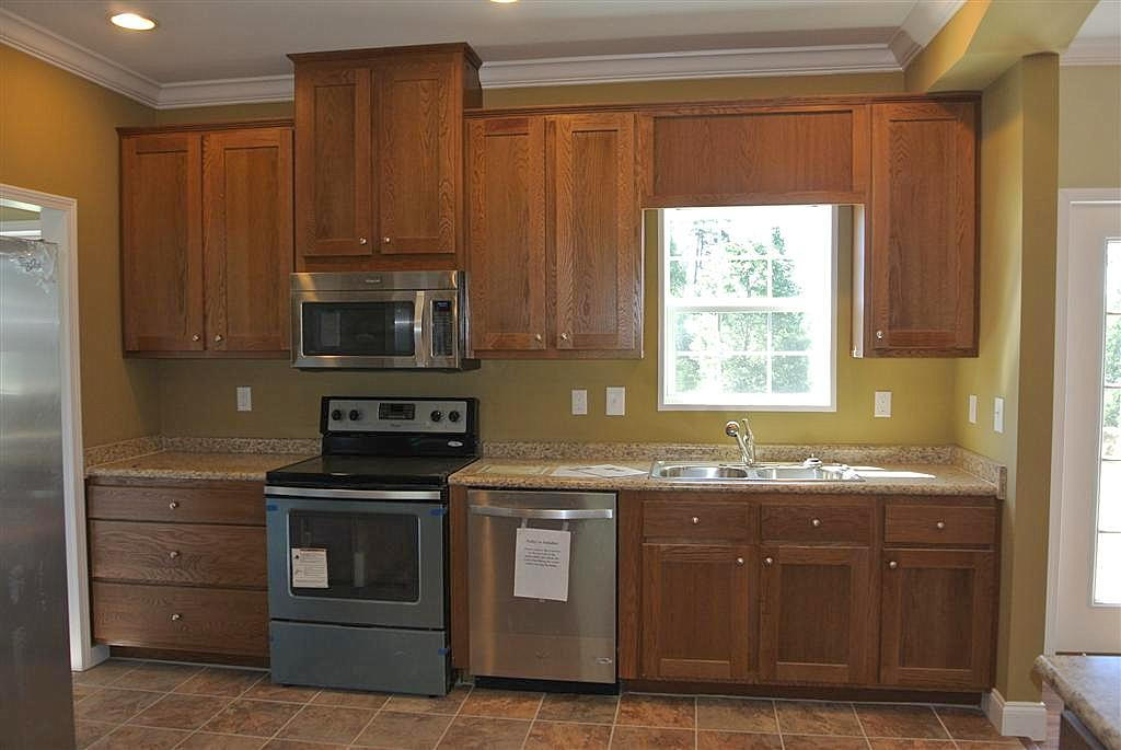 4044 Light Pink Road Louisville, TN 37777 - Photo 15 of 40 Tons of Cabinet Space