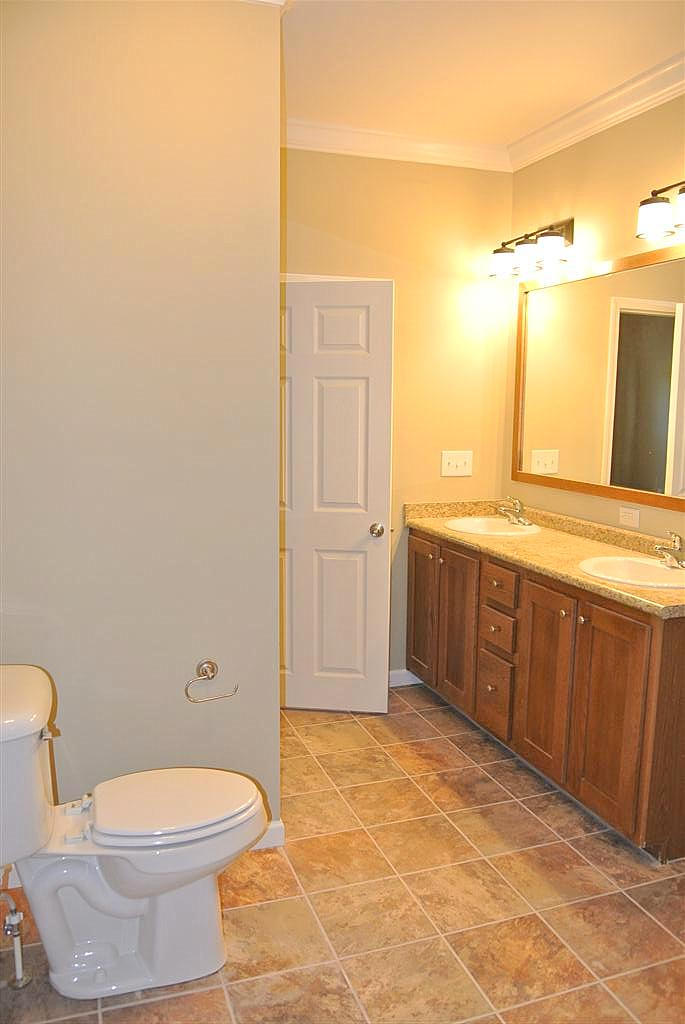 4044 Light Pink Road Louisville, TN 37777 - Photo 28 of 40 Master Bathroom