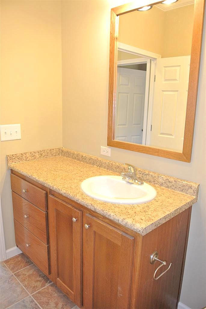 4044 Light Pink Road Louisville, TN 37777 - Photo 33 of 40 Full Bath