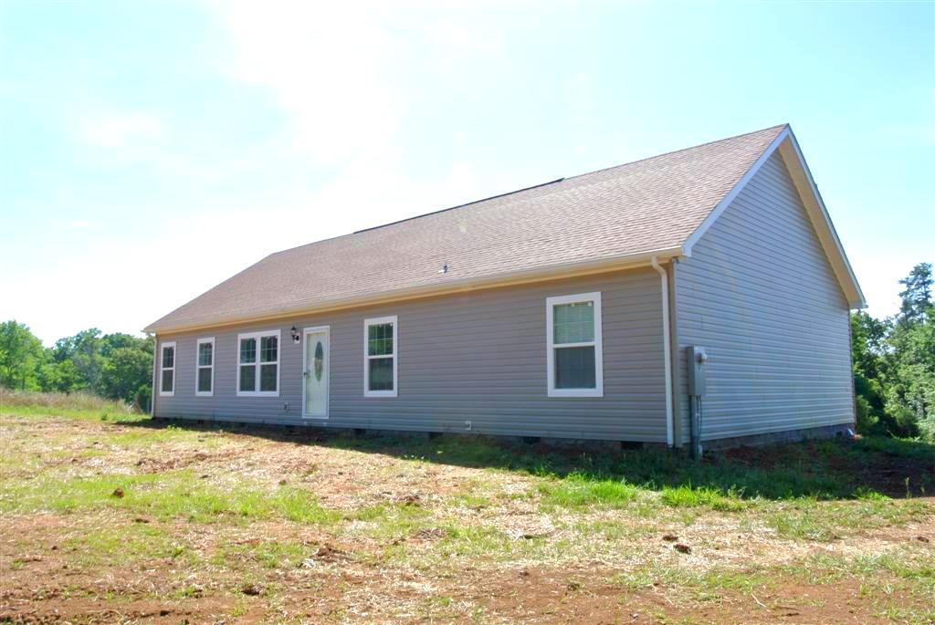 4044 Light Pink Road Louisville, TN 37777 - Photo 6 of 40 Vinyl Siding