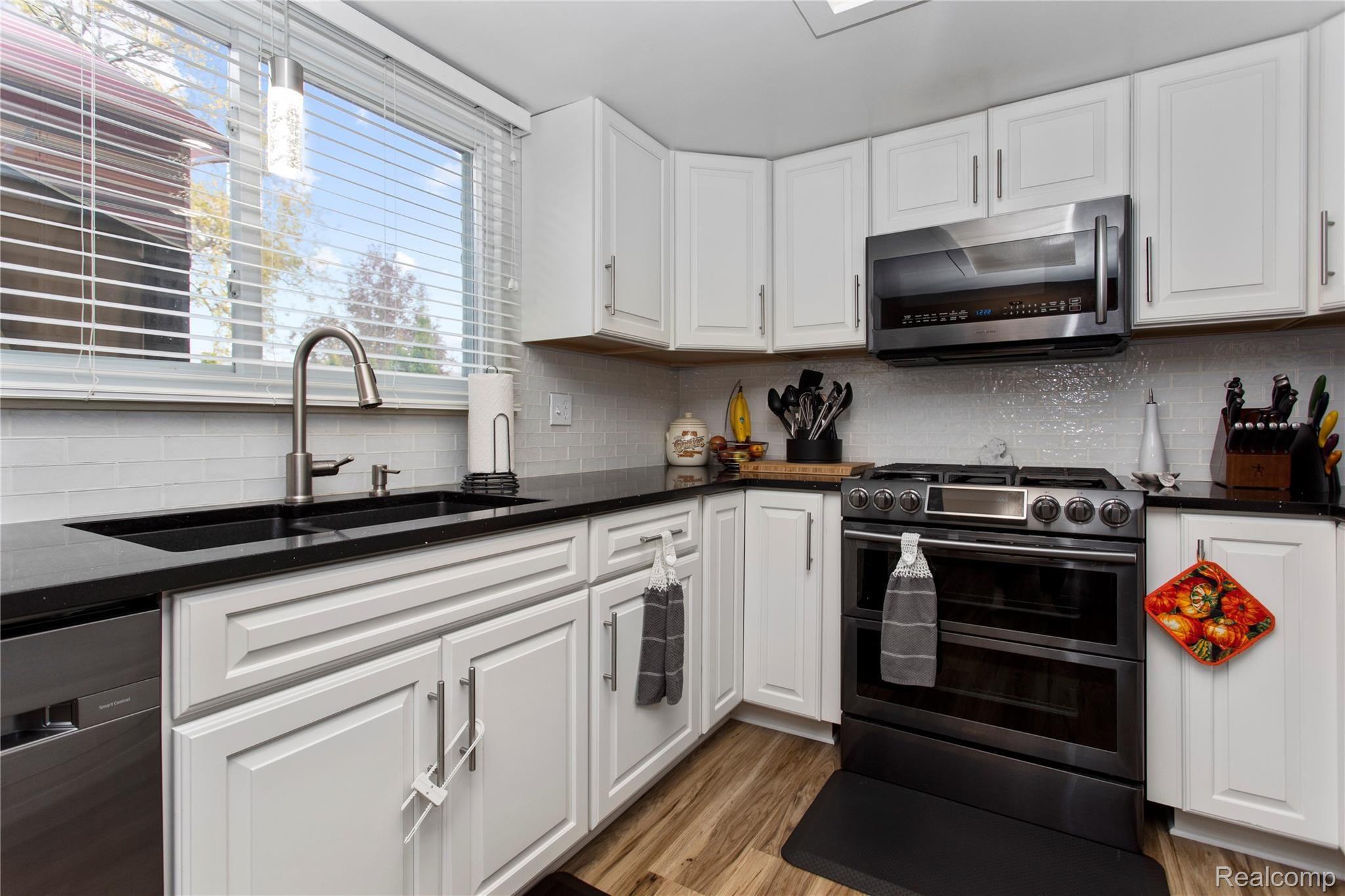42452 Proctor Road Canton, MI 48188 - Photo 16 of 35 16.jpg