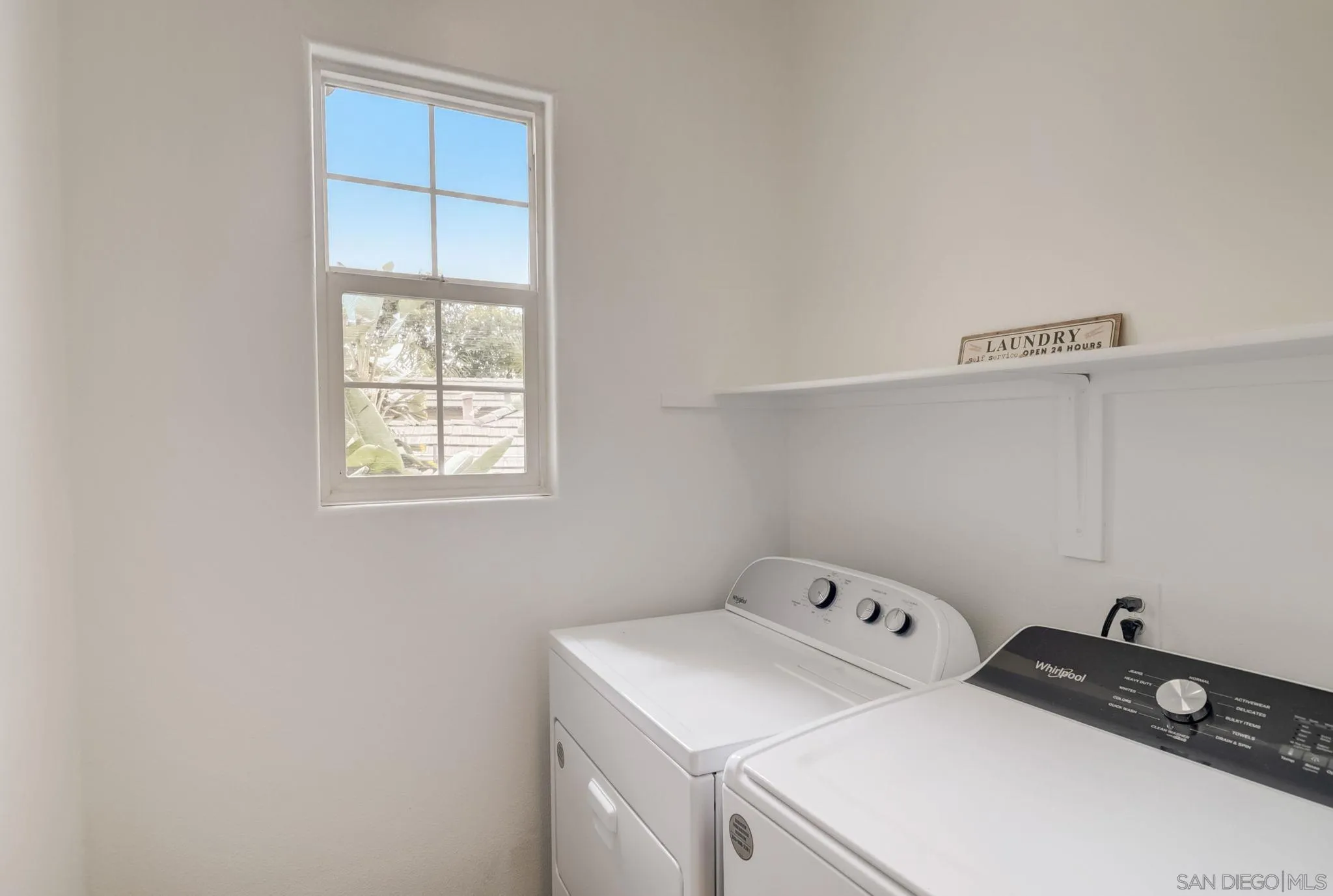 648 Beach Street Encinitas, CA 92024 - Photo 15 of 31 a utility room with dryer and washer