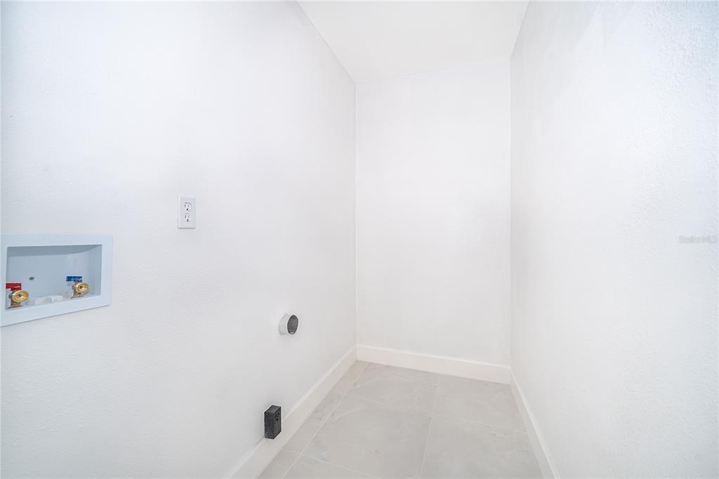 146 Exeter Avenue Longwood, FL 32750 - Photo 19 of 25 a bathroom with a shower