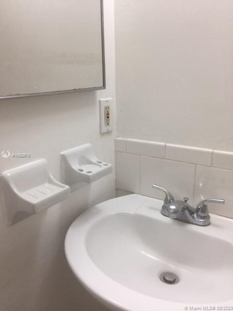 1575 Owl Road Homestead, FL 33035 - Photo 12 of 17 Gallery Image 12