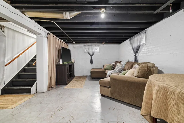 $279,900 | 1503 74th Street, Kenosha, WI 53143