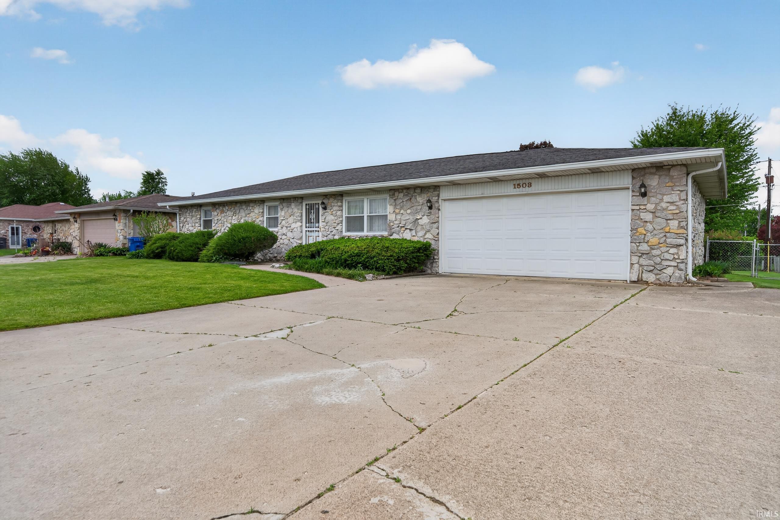 1503 South Goyer Road Kokomo, IN 46902 - Photo 2 of 19