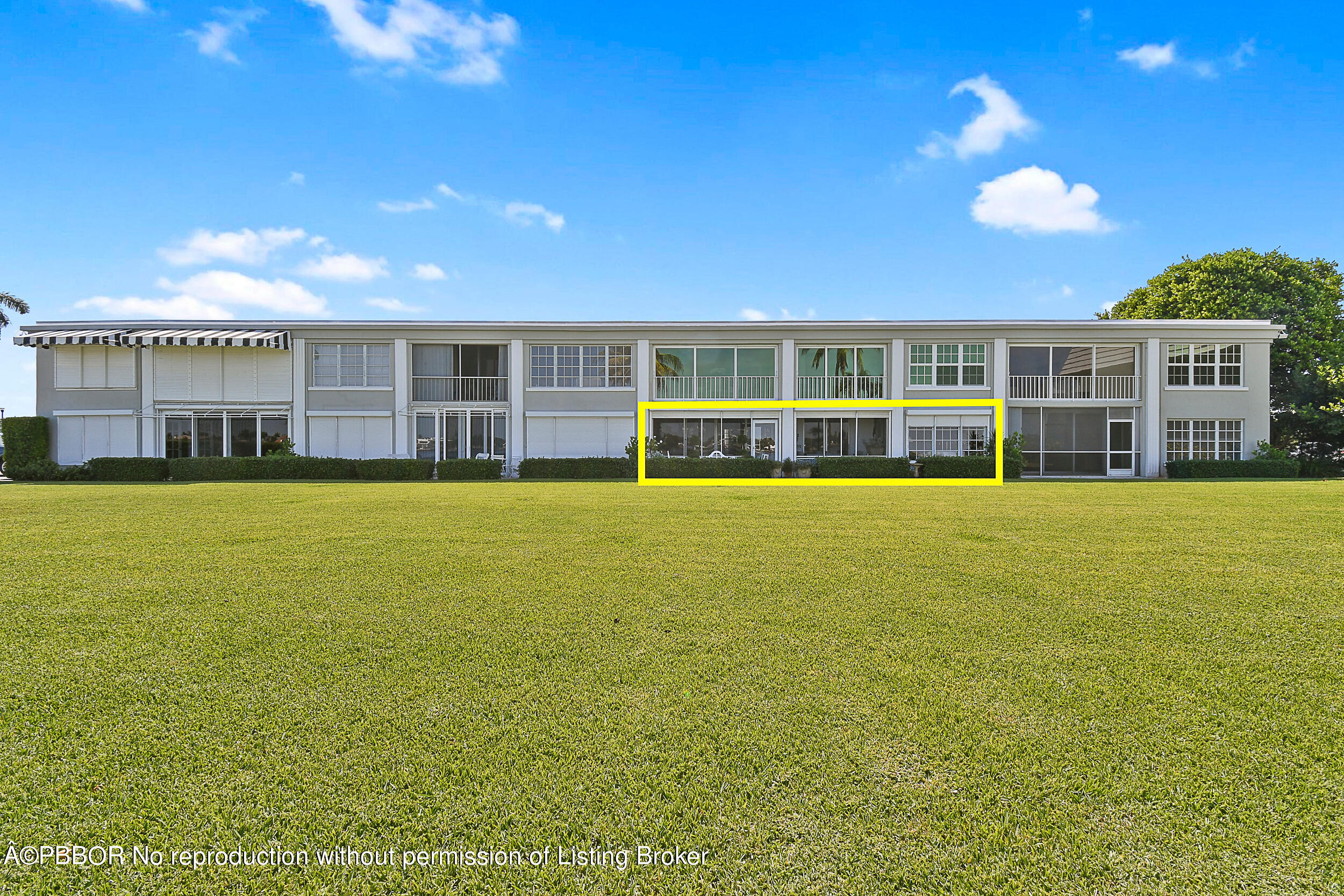 2170 Ibis Isle Road, Unit 2 Palm Beach, FL 33480 - Photo 25 of 38 a view of a house with yard and sitting area