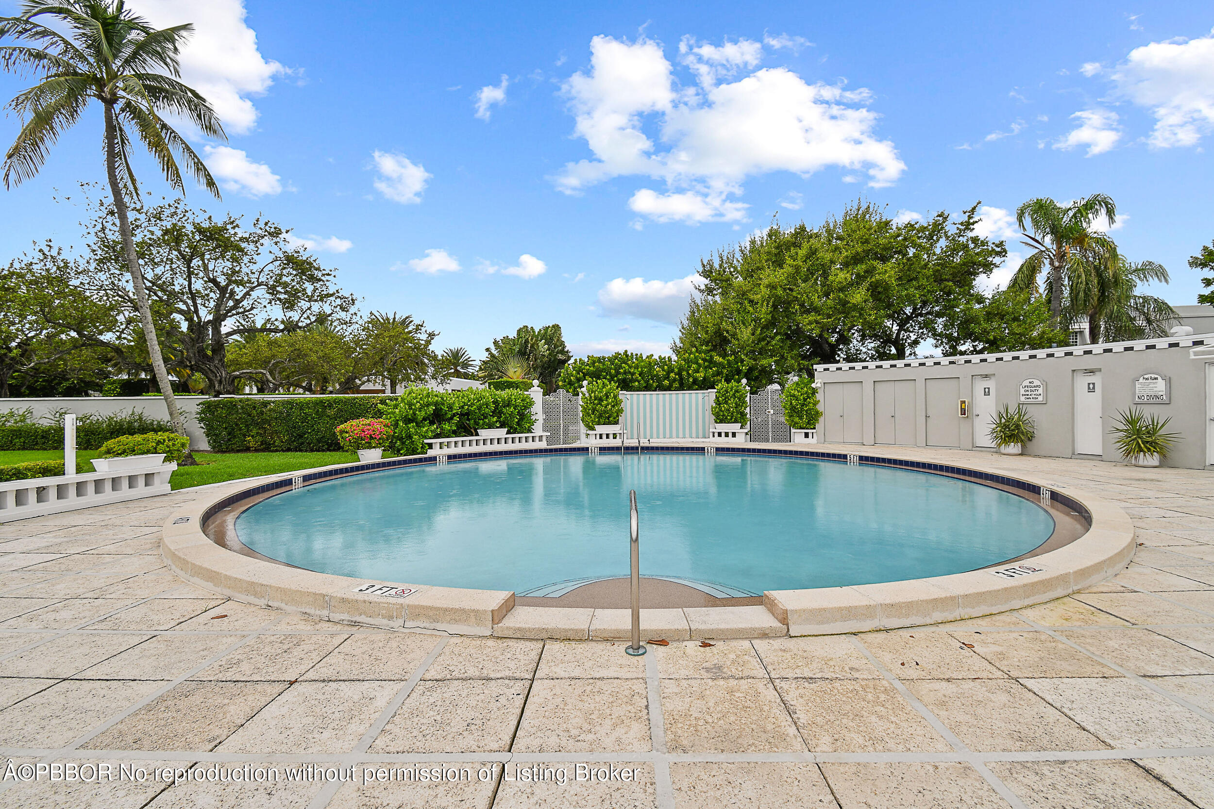 2170 Ibis Isle Road, Unit 2 Palm Beach, FL 33480 - Photo 32 of 38 a view of outdoor space
