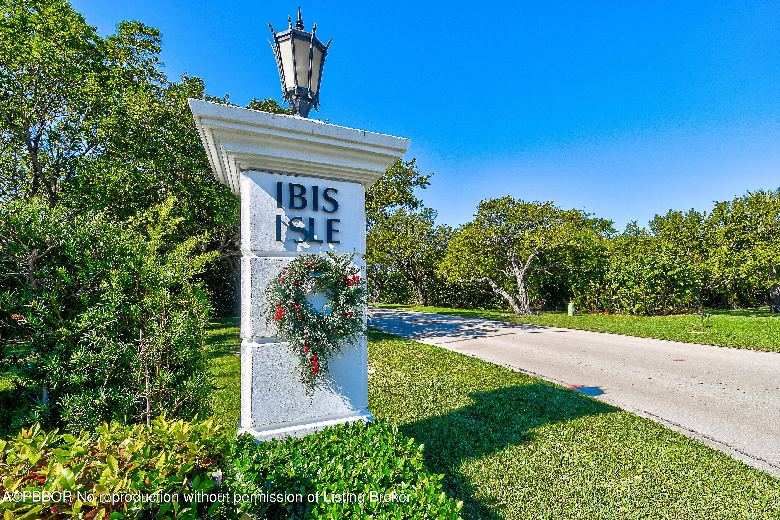 2170 Ibis Isle Road, Unit 2 Palm Beach, FL 33480 - Photo 33 of 38 a view of a house with a yard