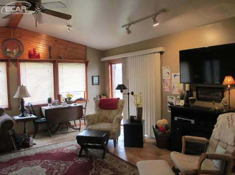 5296 North Center Road Flint, MI 48506 - Photo 3 of 33 20435397-2.JPG
