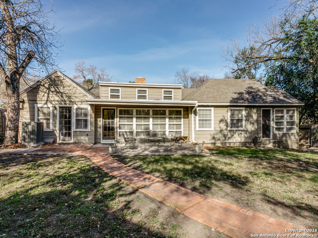 316 Elizabeth Road Terrell Hills, TX 78209 - Photo 25 of 25 front view of a house with a yard