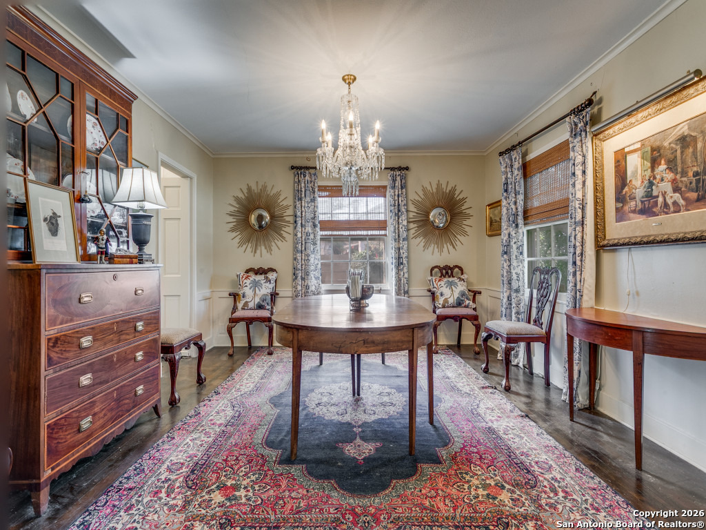 316 Elizabeth Road Terrell Hills, TX 78209 - Photo 6 of 25 a view of a dining room with furniture