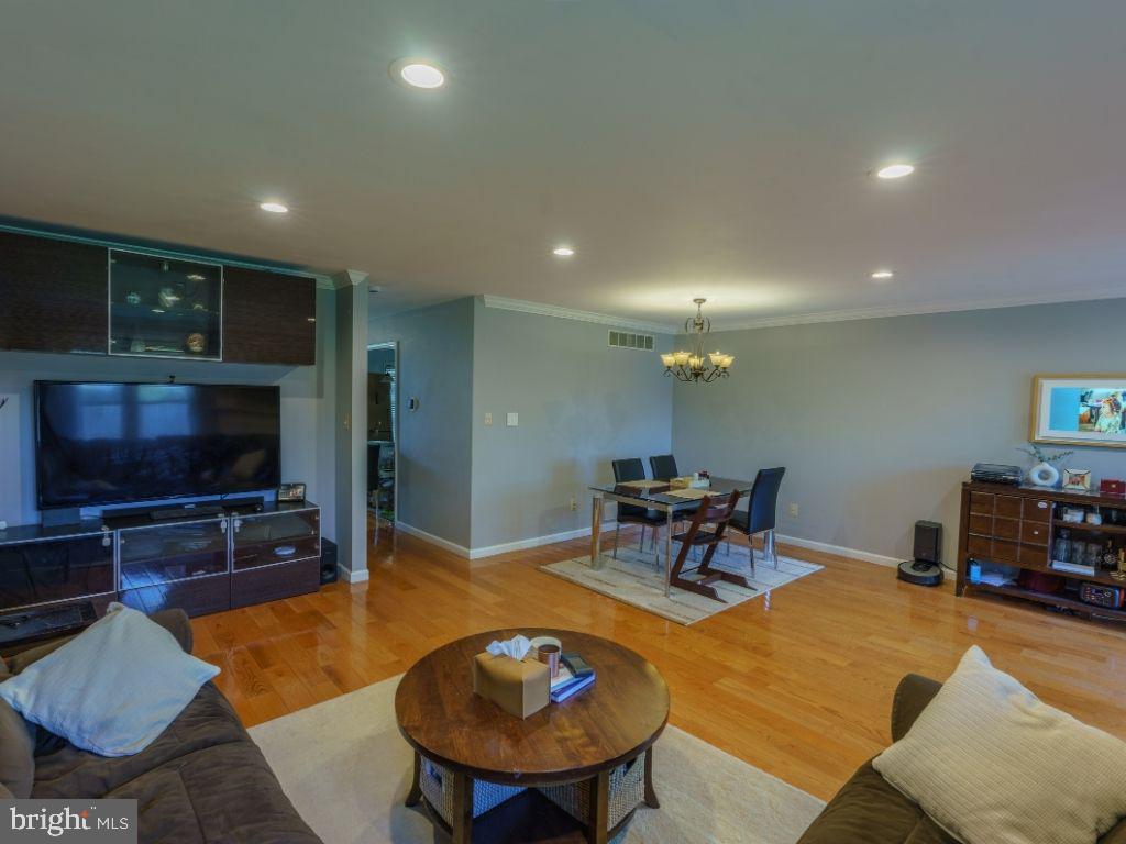 2014 Ryans Run Lansdale, PA 19446 - Photo 10 of 36 a living room with furniture and a flat screen tv