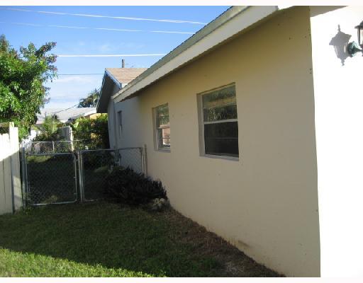 22218 Southwest 64th Way Boca Raton, FL 33428 - Photo 2 of 15 Additional Photo