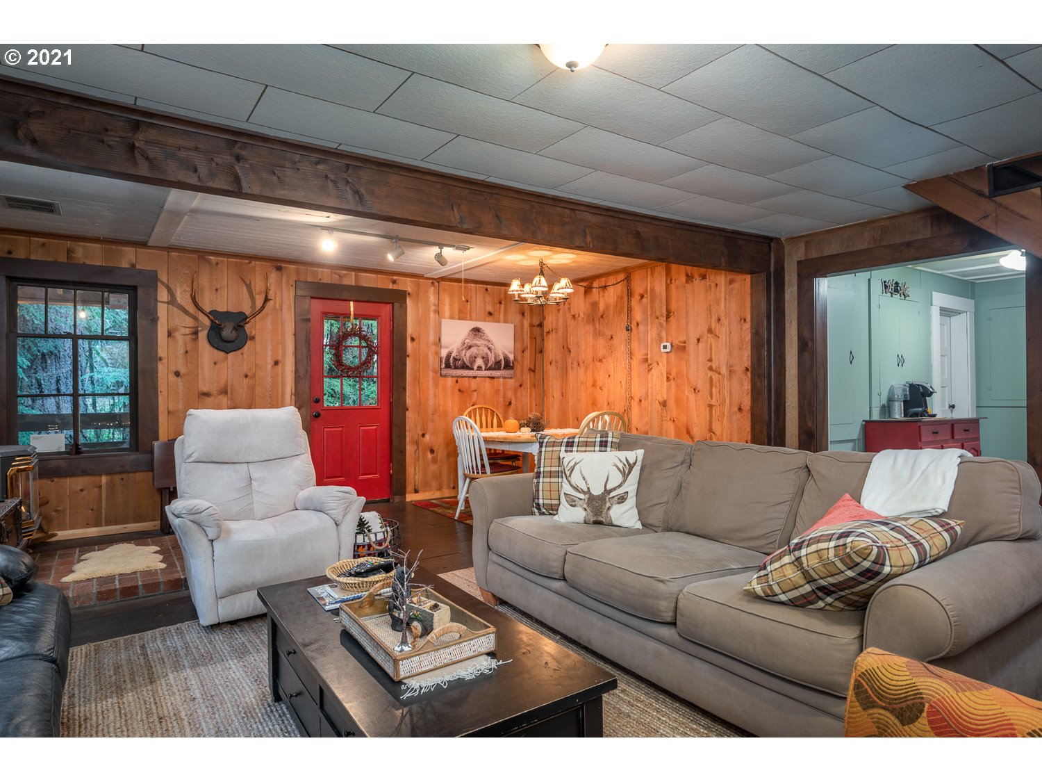 27068 East Road 14 Rhododendron, OR 97049 - Photo 3 of 32 Gallery Image 3