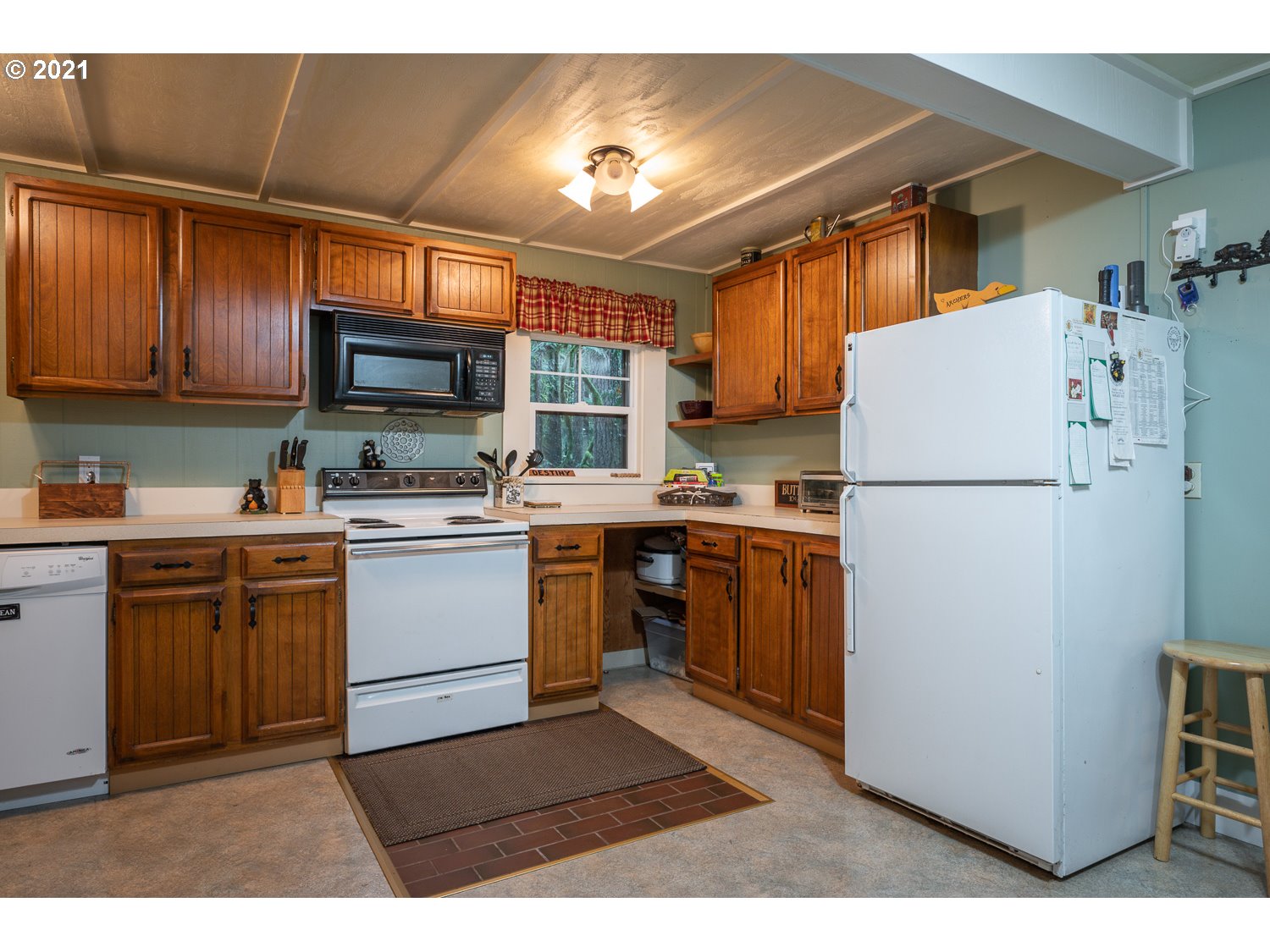 27068 East Road 14 Rhododendron, OR 97049 - Photo 29 of 32 Gallery Image 29