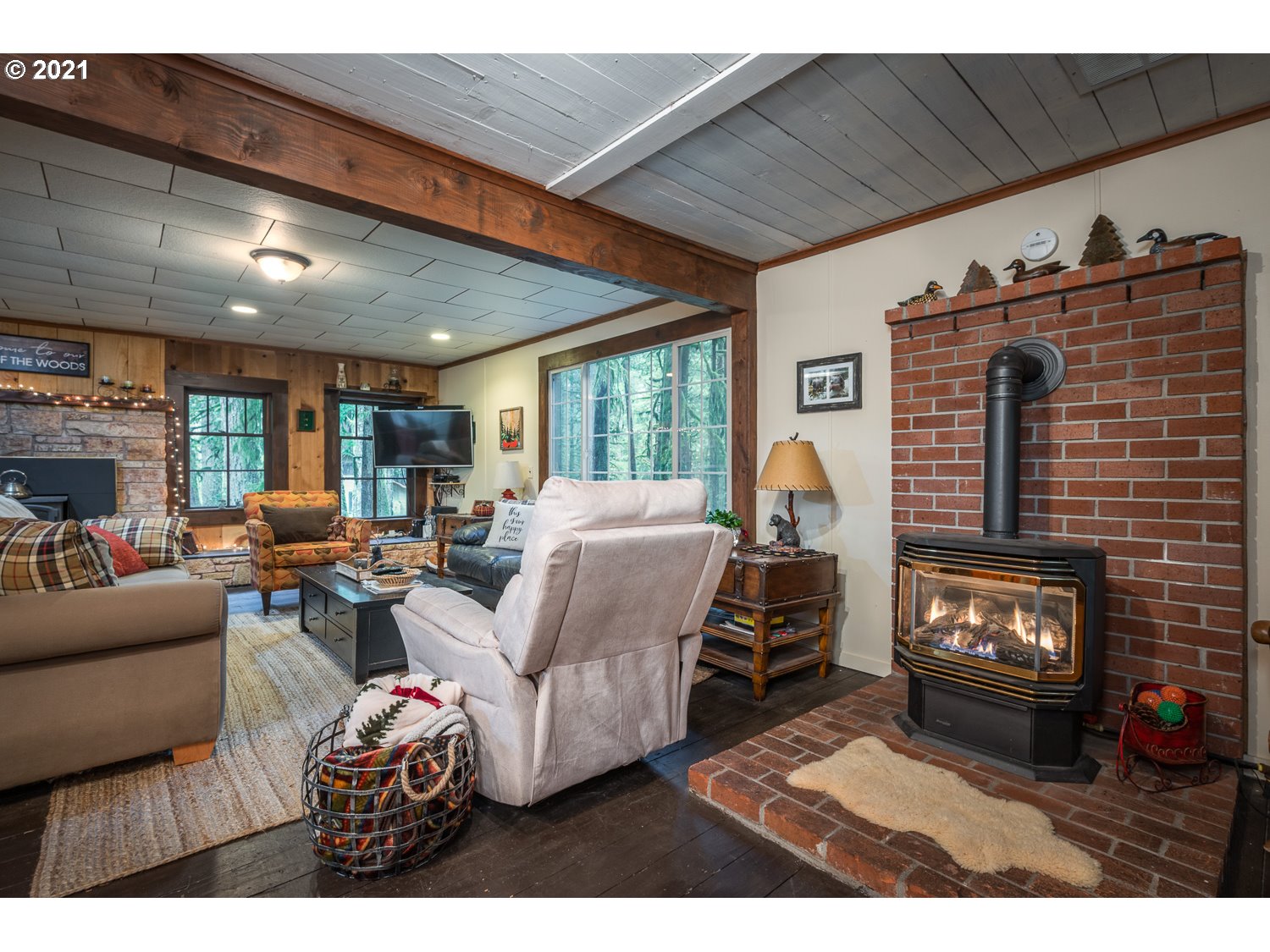 27068 East Road 14 Rhododendron, OR 97049 - Photo 5 of 32 Gallery Image 5