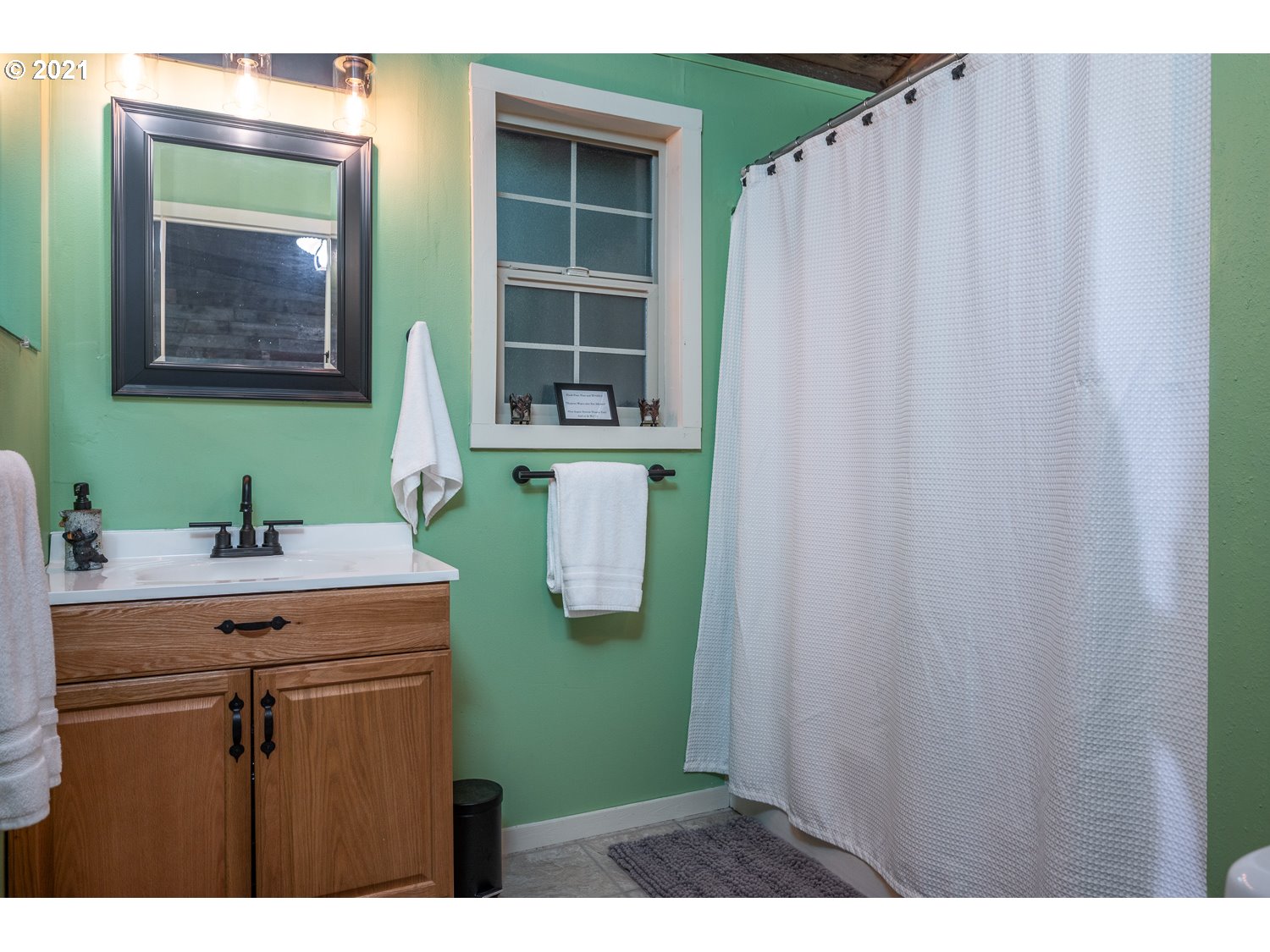 27068 East Road 14 Rhododendron, OR 97049 - Photo 10 of 32 Gallery Image 10