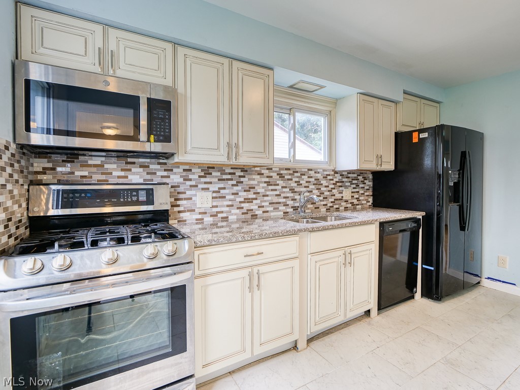6025 Smith Road Brook Park, OH 44142 - Photo 8 of 35