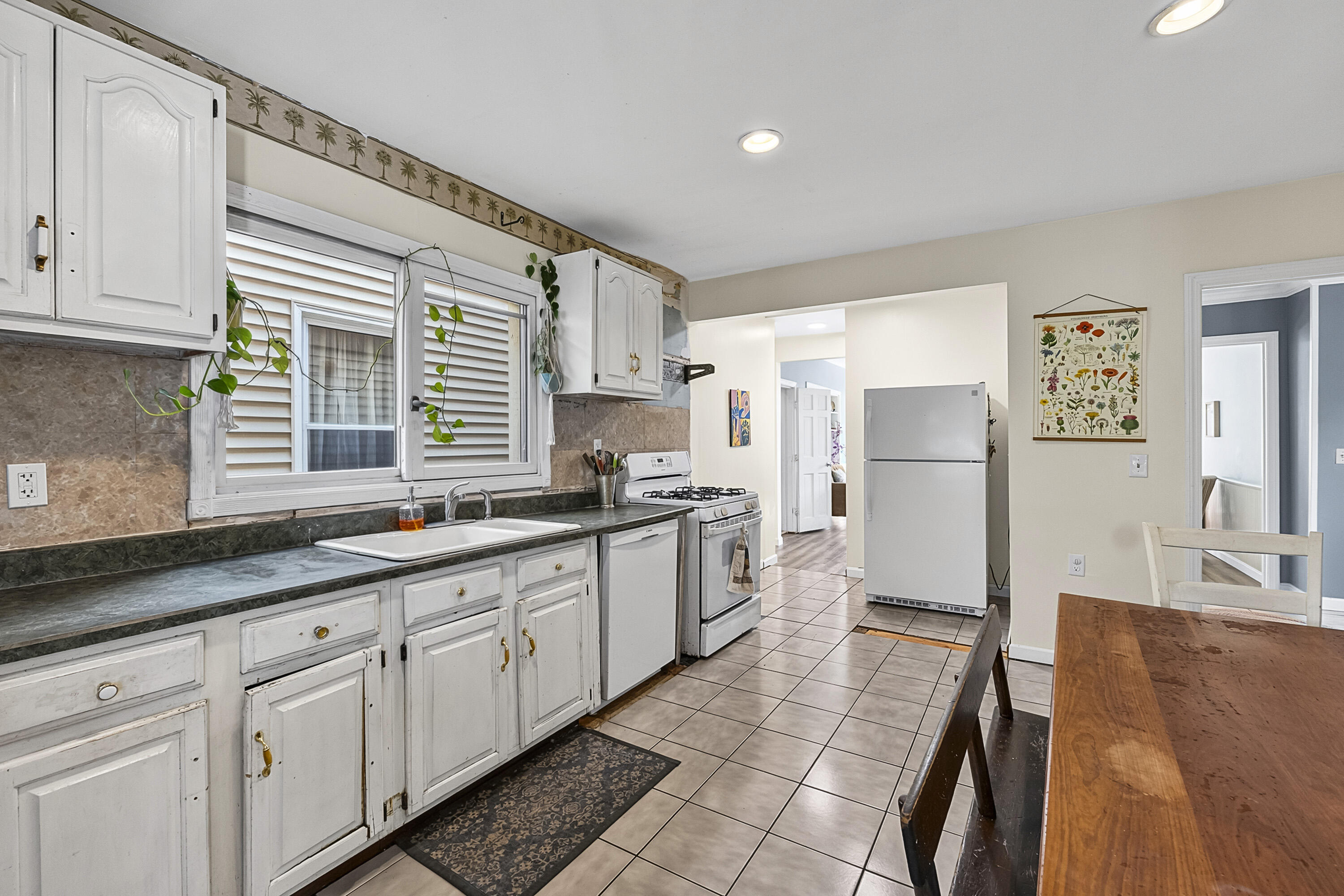 23 Mayo Street Portland, ME 04101 - Photo 6 of 40 Kitchen