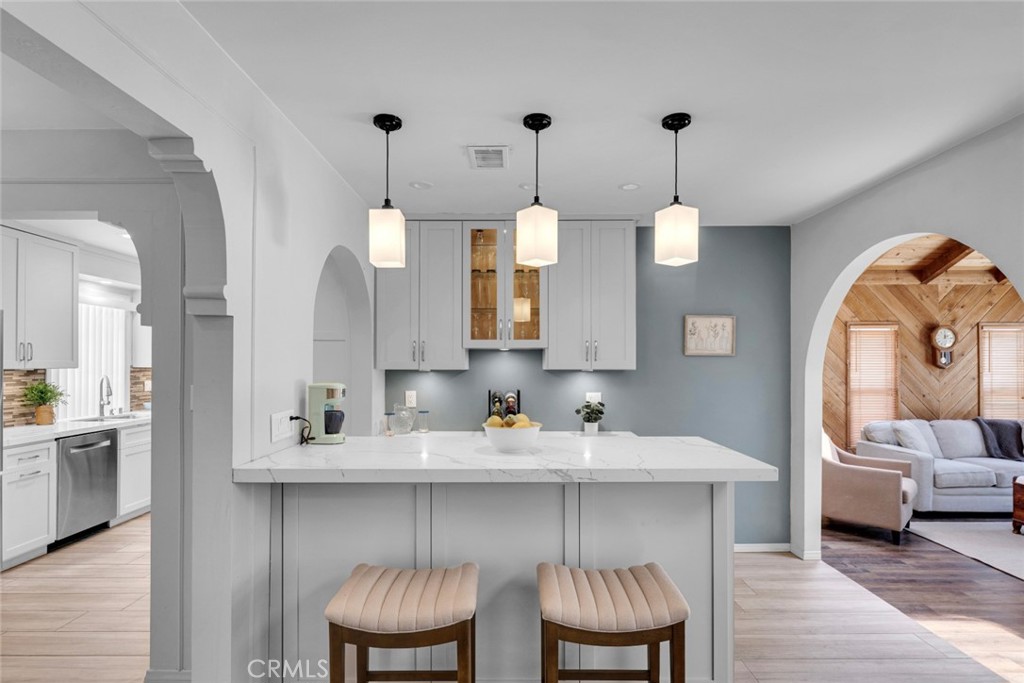 10022 Roscoe Boulevard Sun Valley, CA 91352 - Photo 14 of 36