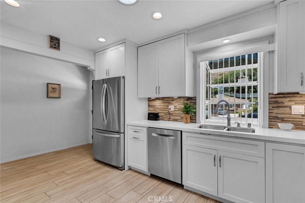 10022 Roscoe Boulevard Sun Valley, CA 91352 - Photo 20 of 36