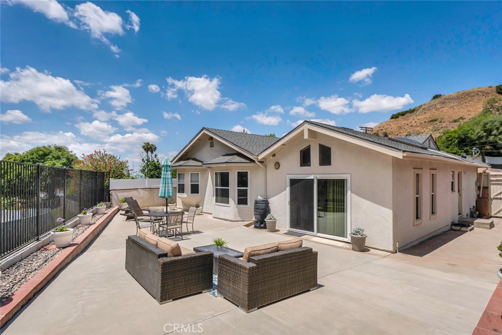 10022 Roscoe Boulevard Sun Valley, CA 91352 - Photo 5 of 36