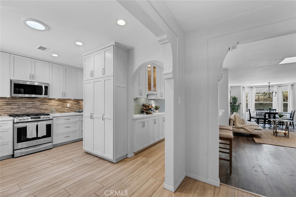 10022 Roscoe Boulevard Sun Valley, CA 91352 - Photo 8 of 36