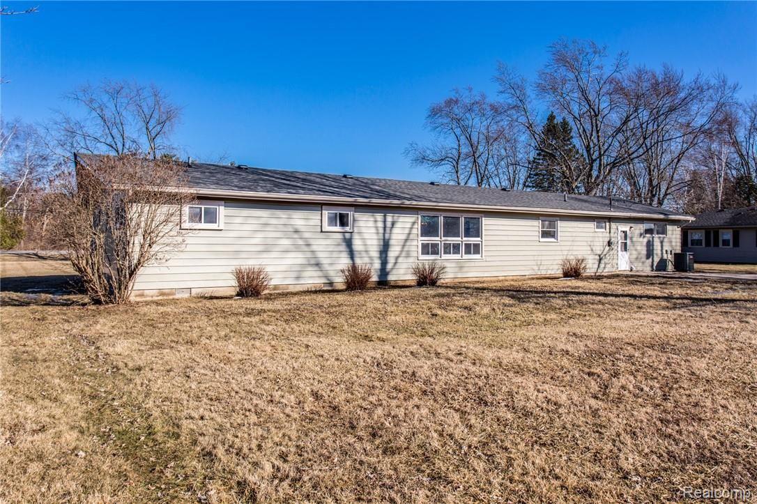 6710 Lakeshore Road Lexington, MI 48450 - Photo 6 of 31 6710 Lakeshore Rd-29.JPG