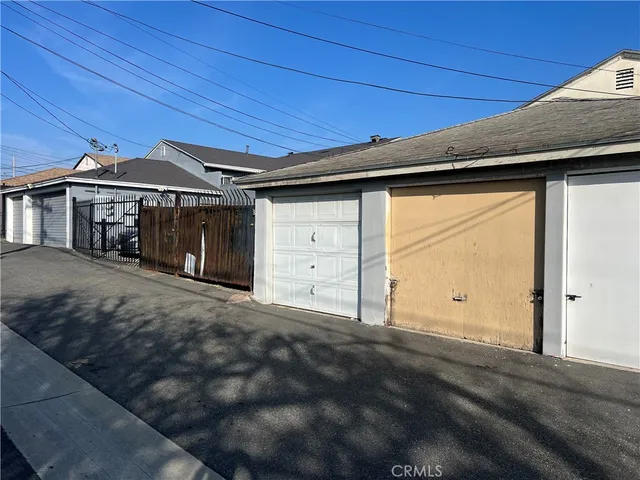 $2,597 | 10427 South Van Ness Avenue, Unit 1, Inglewood, CA 90303