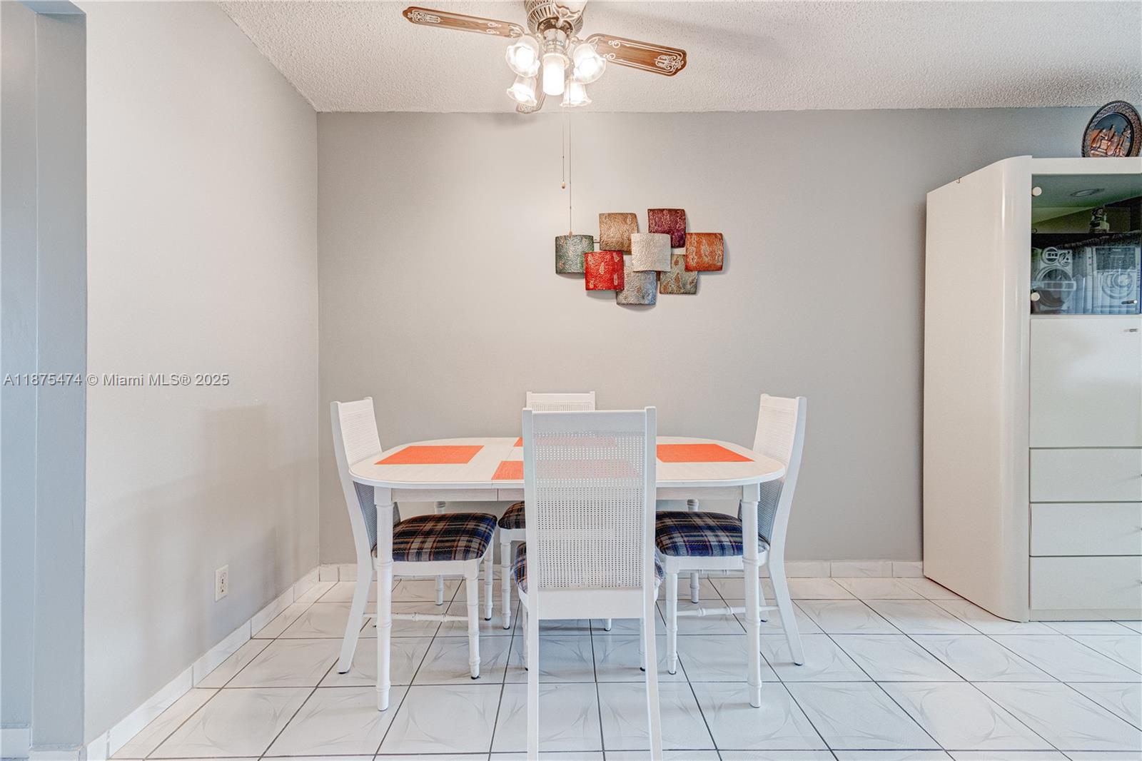 800 Southwest 10th Terrace, Unit 20T Hallandale Beach, FL 33009 - Photo 7 of 28 a view of a dining room with furniture