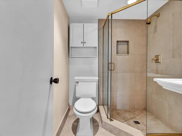 $2,600 | 1421 South Ocean Boulevard, Unit 219, Pompano Beach, FL 33062