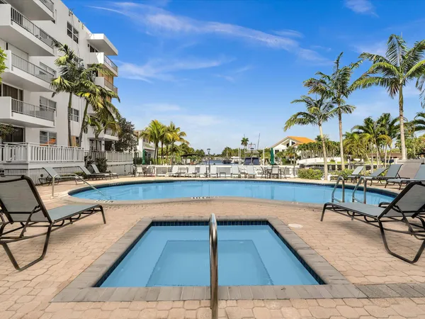 $2,600 | 1421 South Ocean Boulevard, Unit 219, Pompano Beach, FL 33062