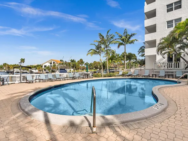 $2,600 | 1421 South Ocean Boulevard, Unit 219, Pompano Beach, FL 33062
